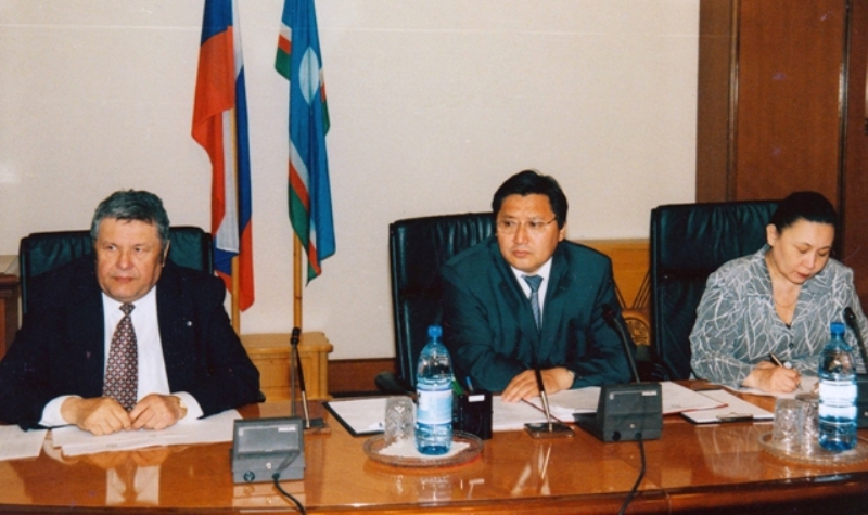 На заседании республиканской трехсторонней комиссии по регулированию социально-трудовых отношений. 1990-е годы