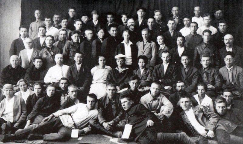 Участники VI Всеякутского съезда профсоюзов. г. Якутск. 1931 год